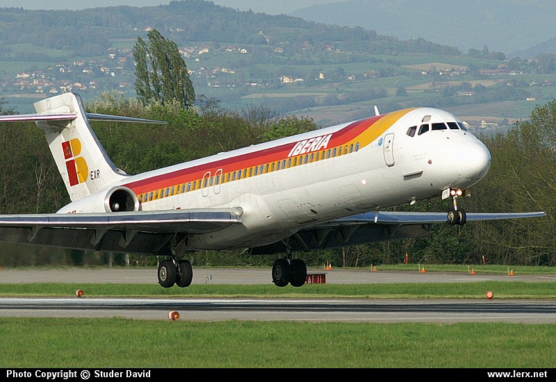 039 MD-87 Iberia.jpg